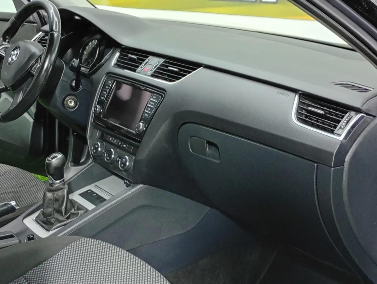 skoda-octavia-break-2014-diesel-1598cc
