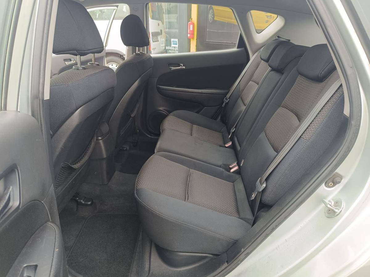 hyundai-i30-2007-diesel-1582cc
