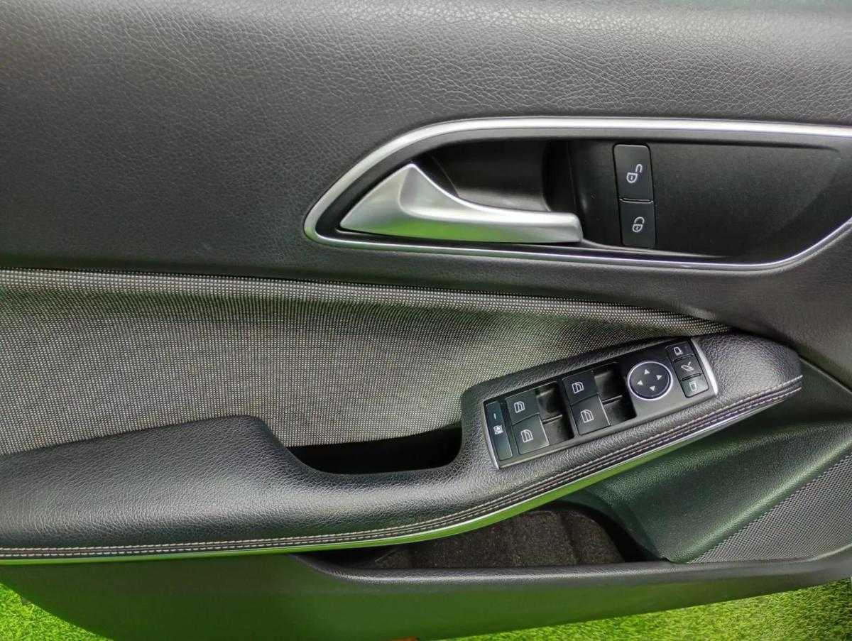 mercedes-benz-180-style-2016-diesel-1461cc
