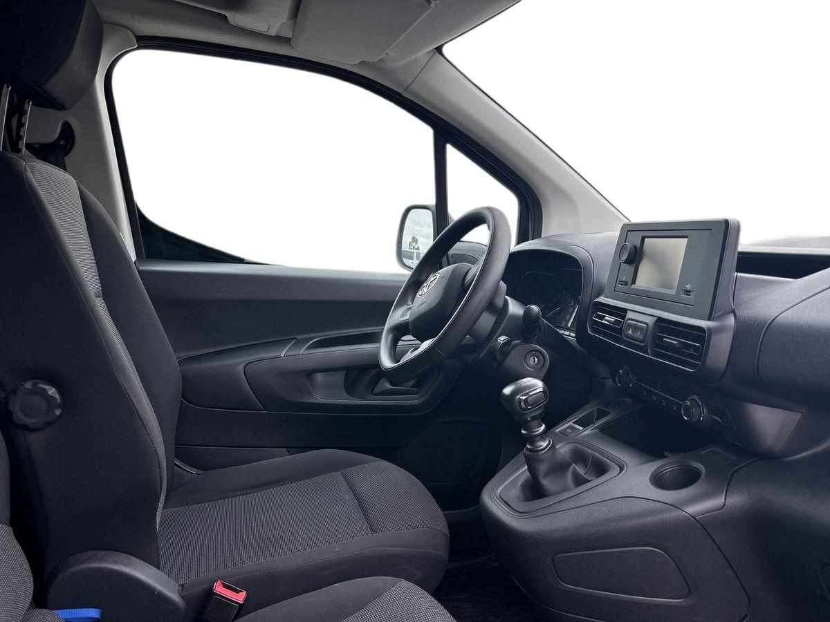toyota-proace-city-1-5-102cv-2024-diesel-1499cc