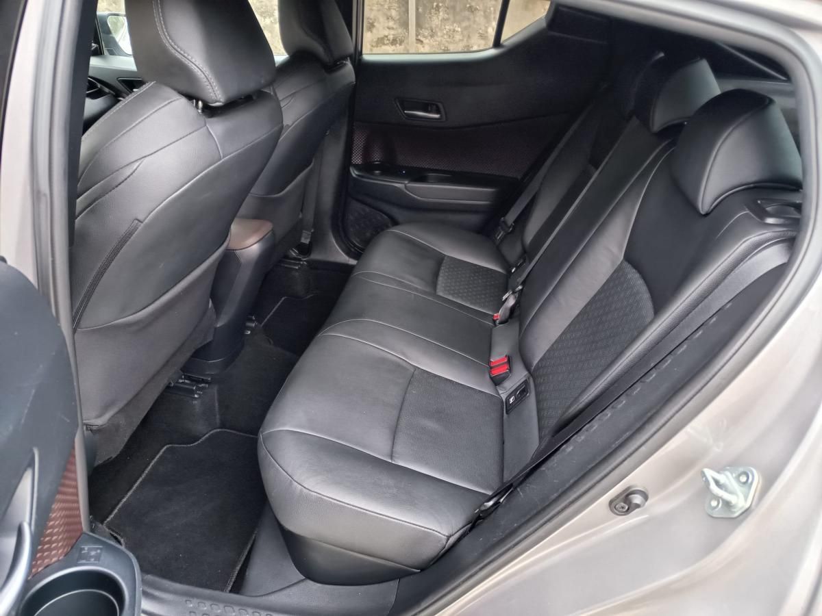toyota-c-hr-2017-hibrido-a-gasolina-1798cc