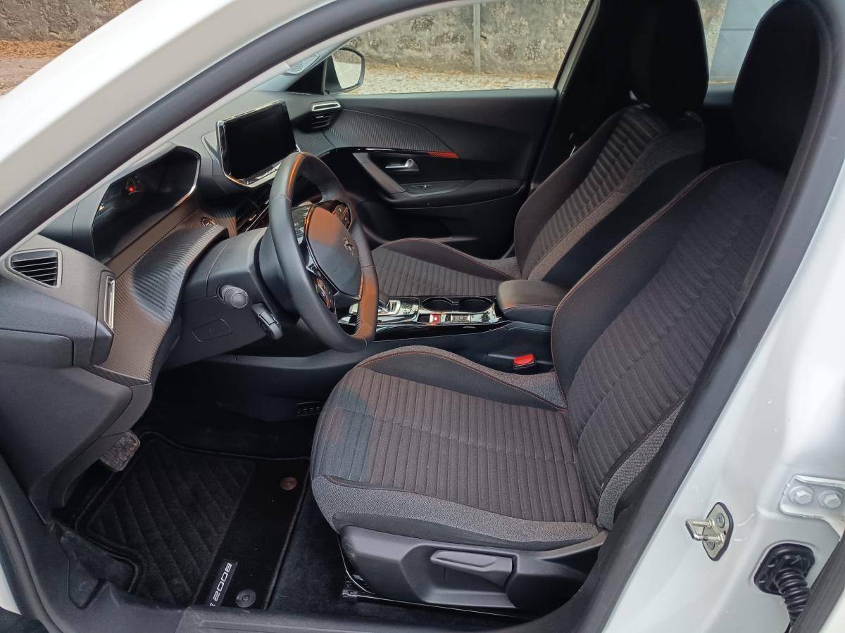 peugeot-2008-2021-eletrico-500cc