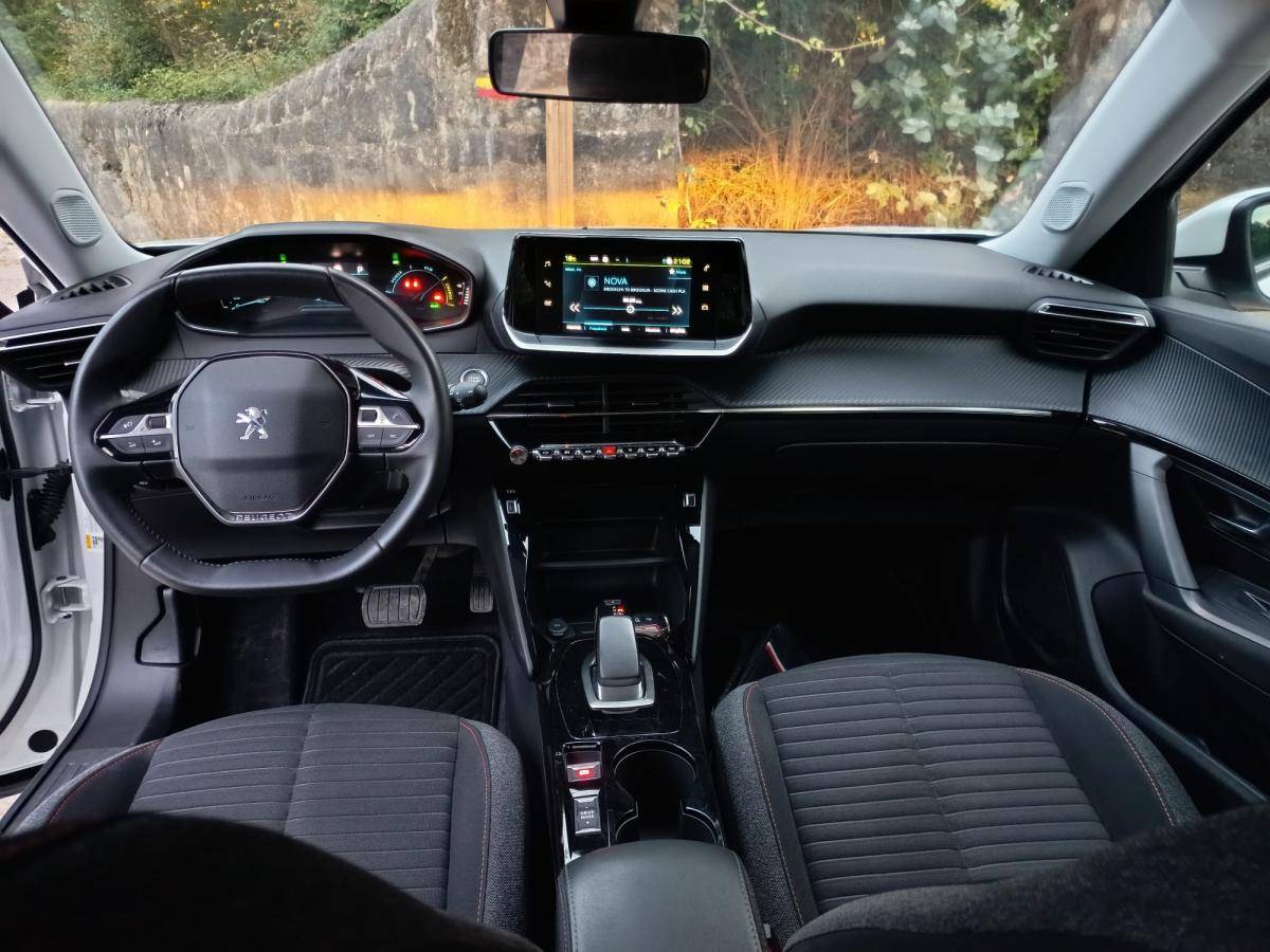 peugeot-2008-2021-eletrico-500cc