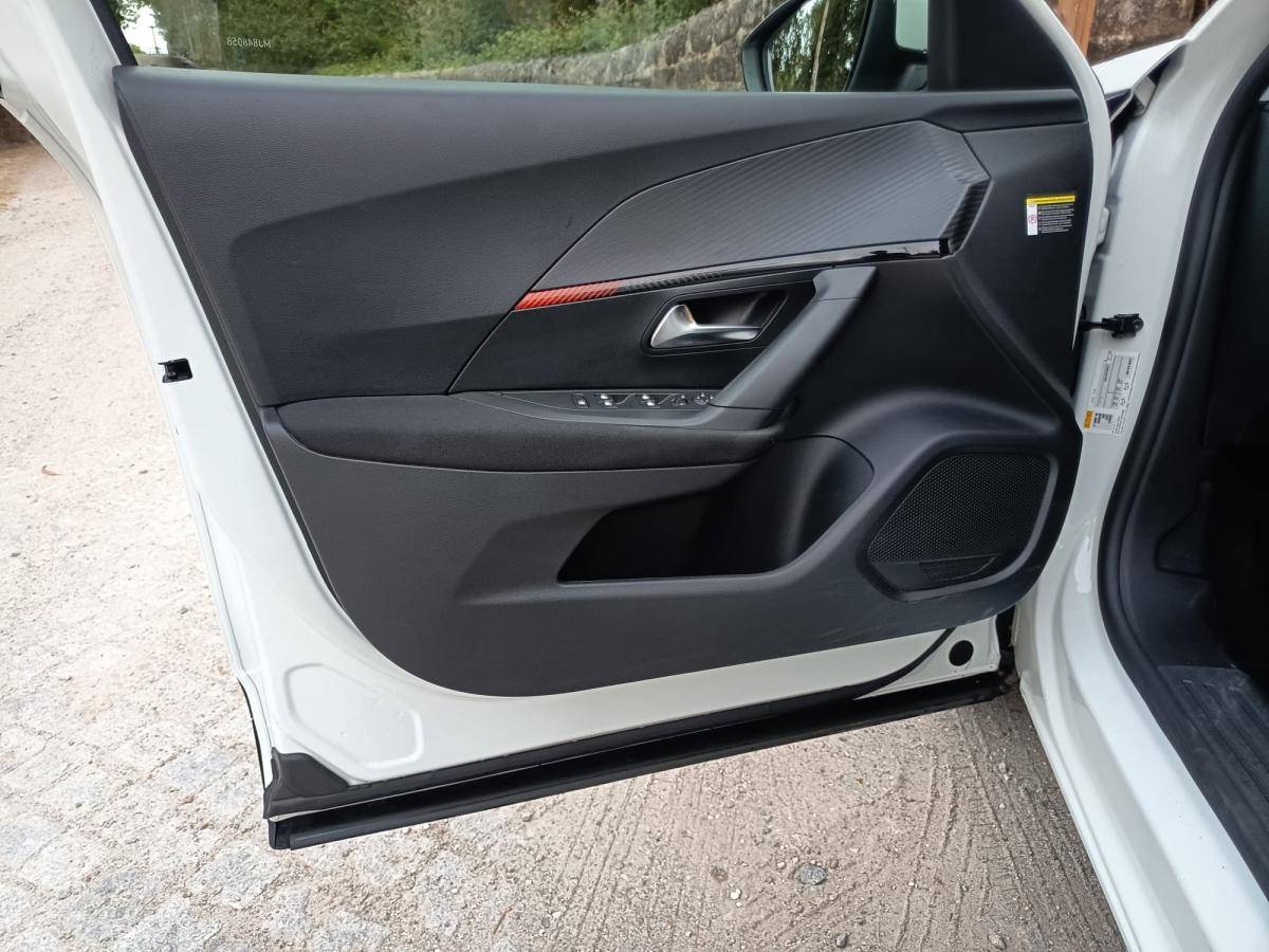 peugeot-2008-2021-eletrico-500cc