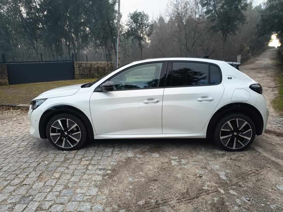 peugeot-208-2020-eletrico-500cc