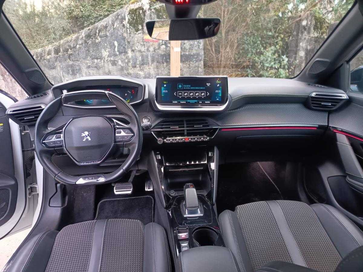 peugeot-208-2020-eletrico-500cc
