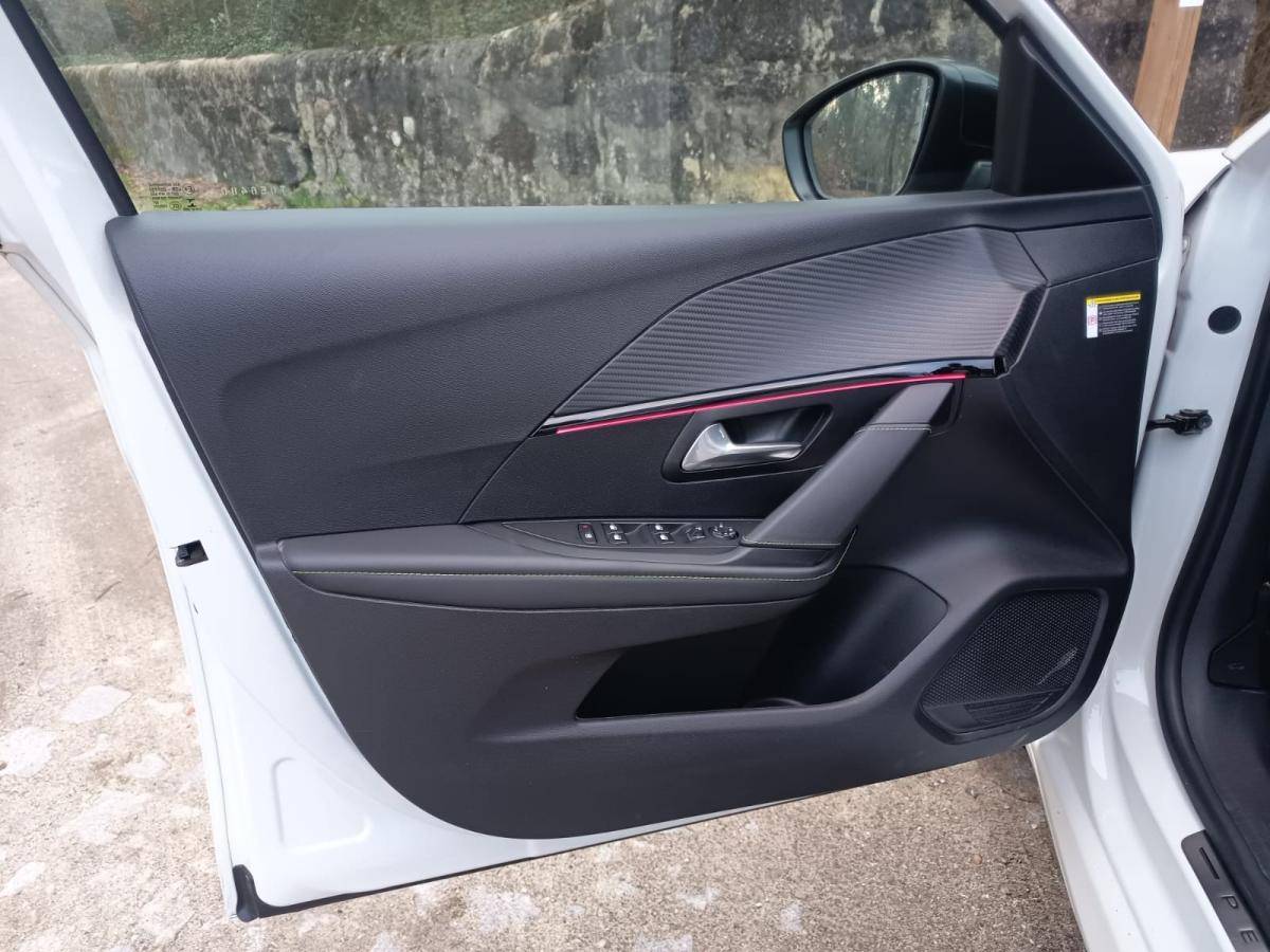 peugeot-208-2020-eletrico-500cc