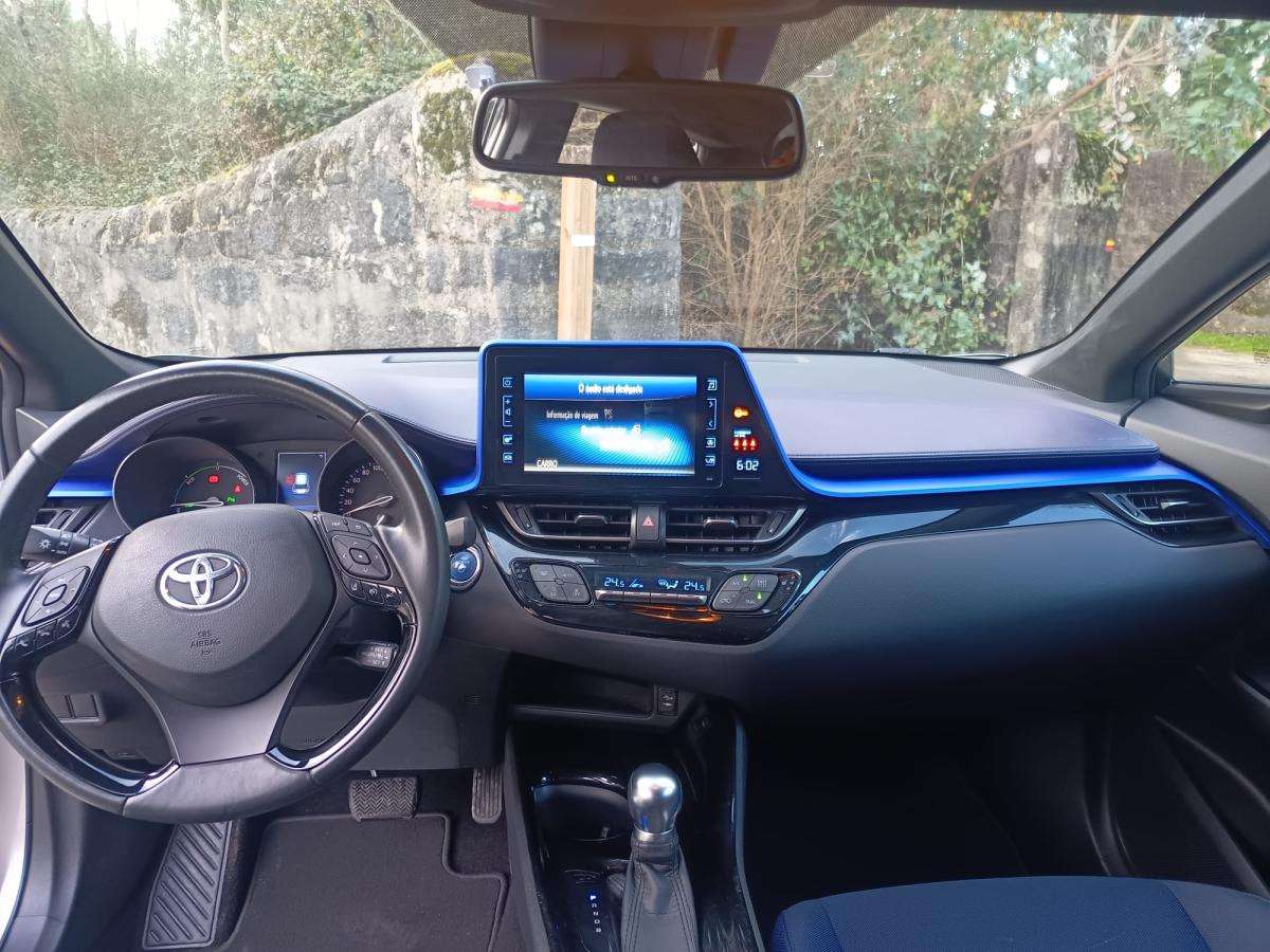 toyota-c-hr-2017-hibrido-a-gasolina-1798cc