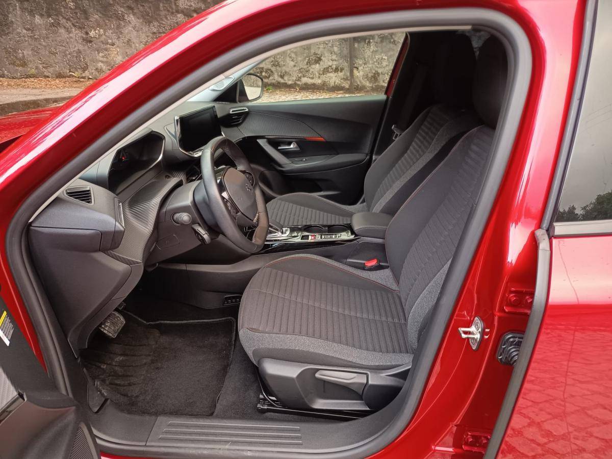 peugeot-2008-2021-eletrico-500cc