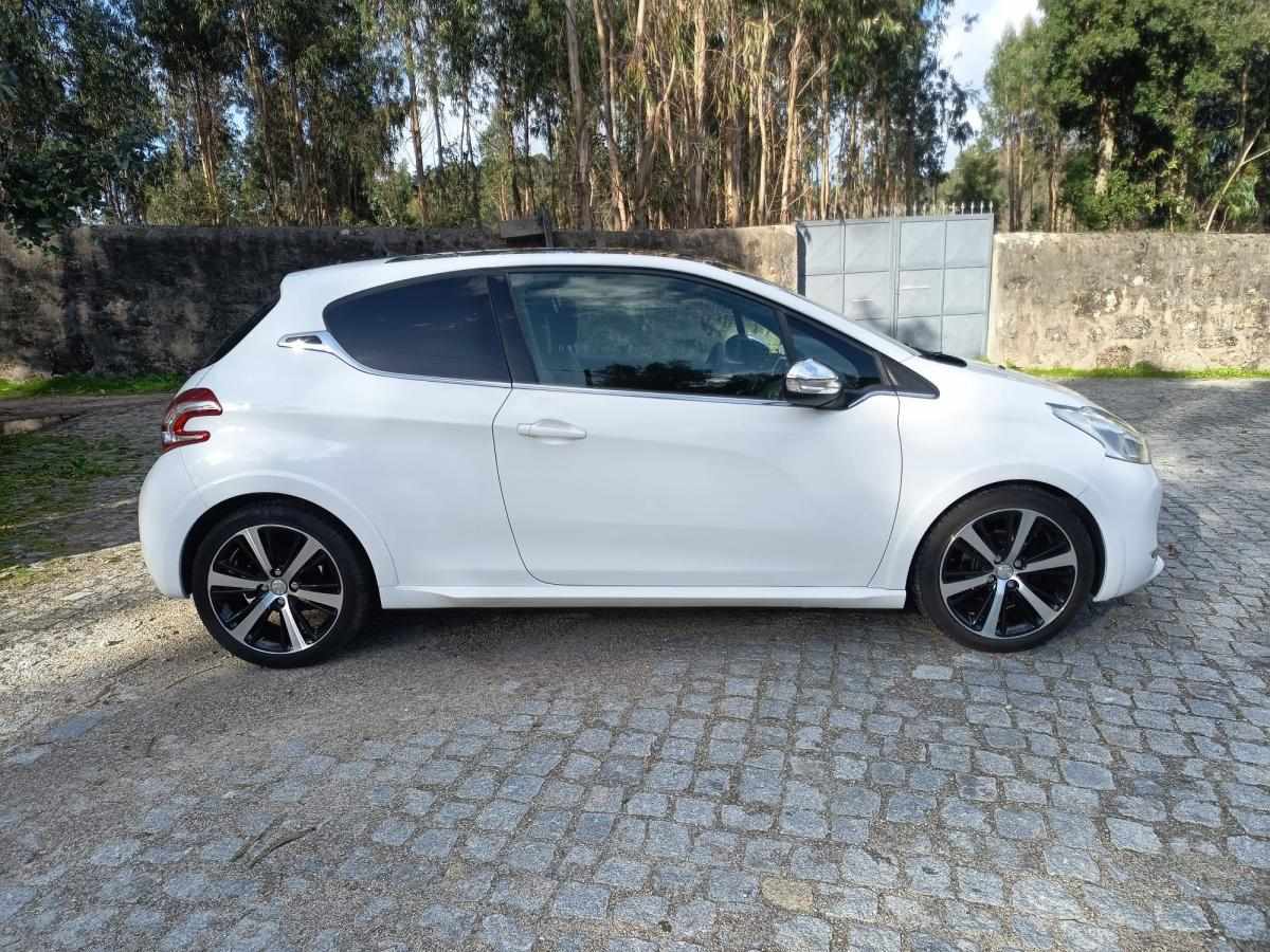 peugeot-208-2014-diesel-1560cc