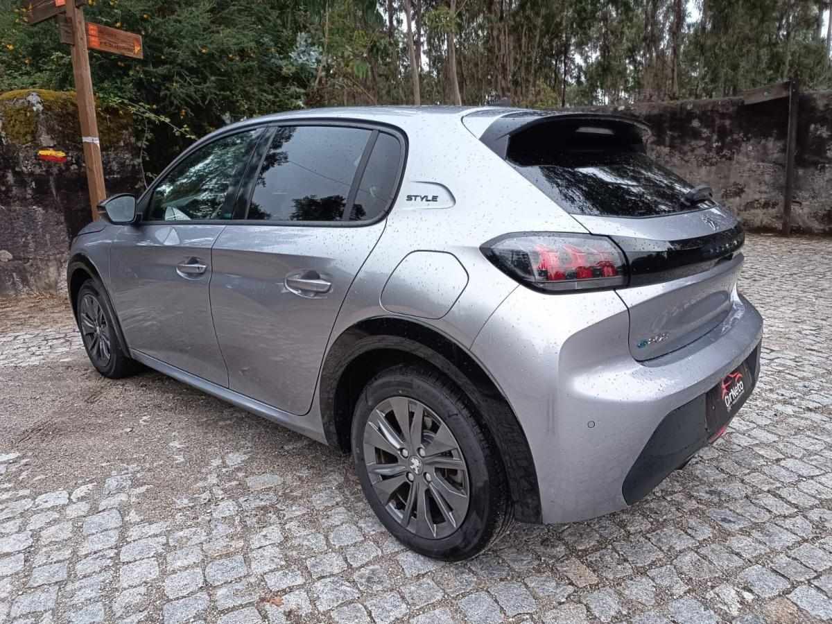 peugeot-208-2022-eletrico-500cc