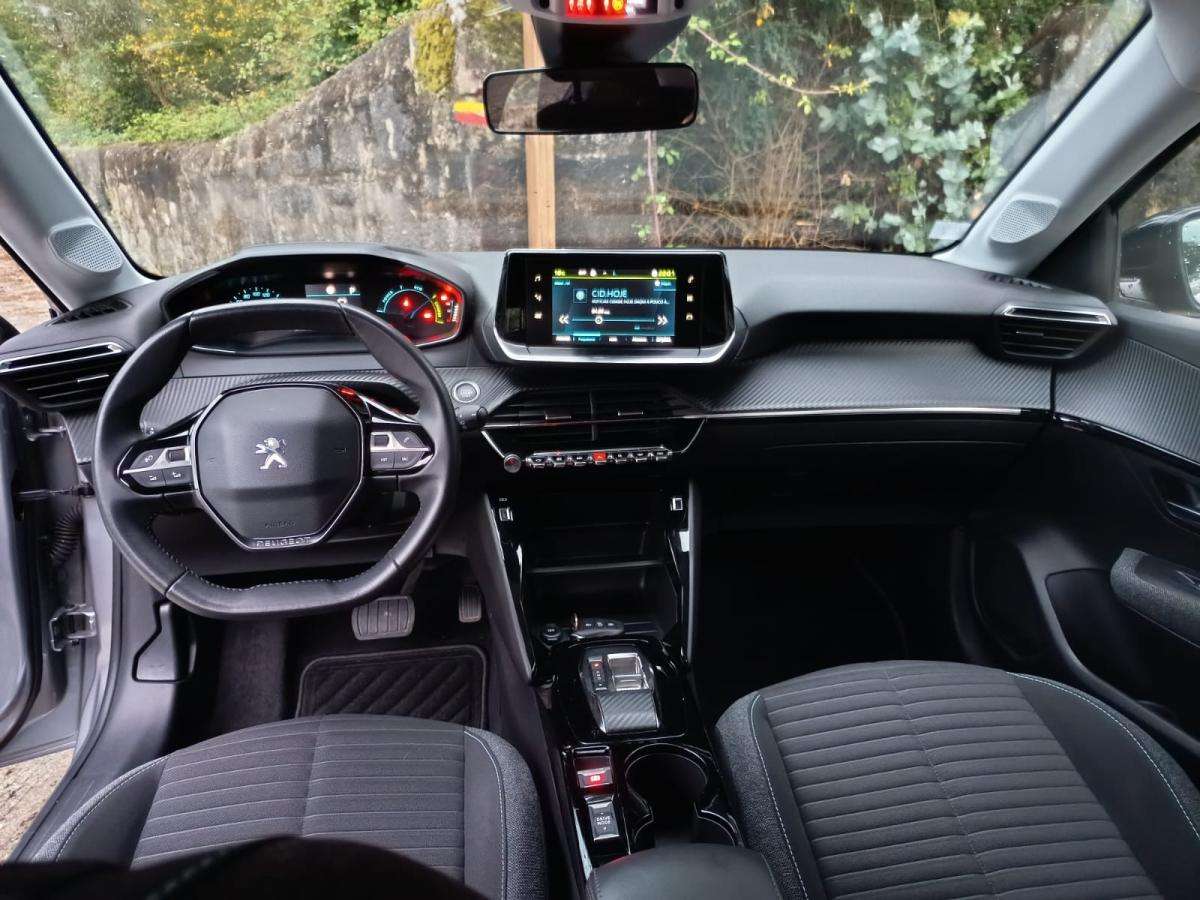 peugeot-208-2022-eletrico-500cc
