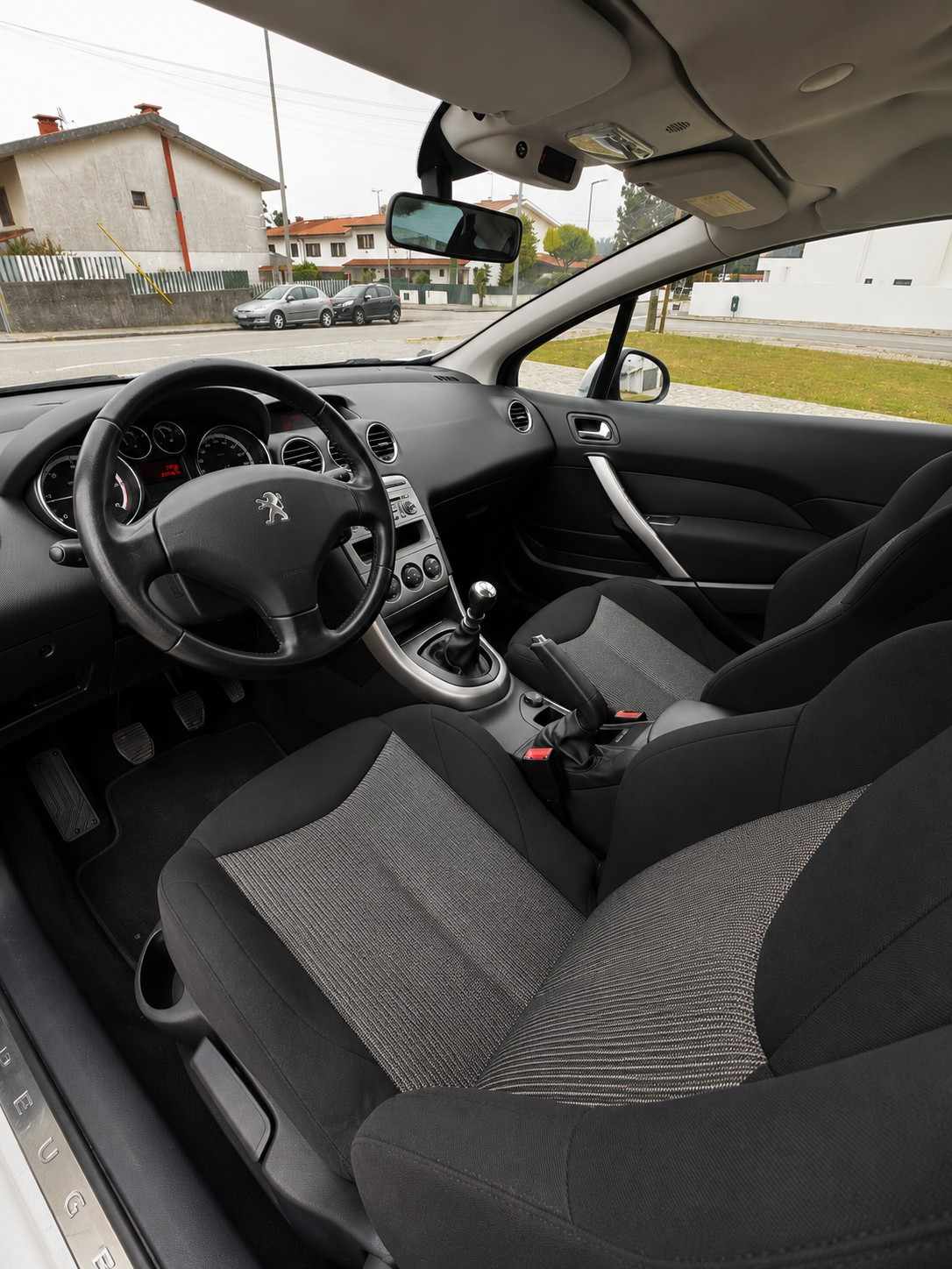 peugeot-308-cc-2010-diesel-1560cc
