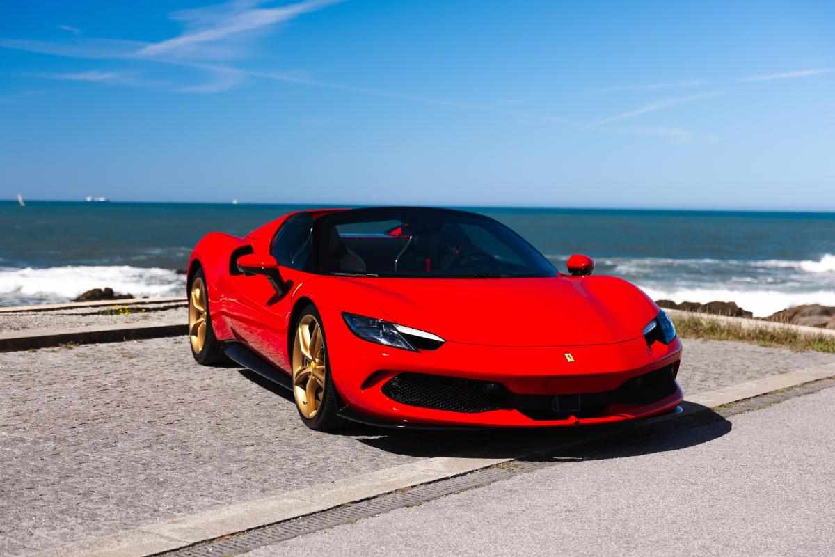 ferrari-296-gtb-3-0-v6-phev-2025-gasolina-2992cc