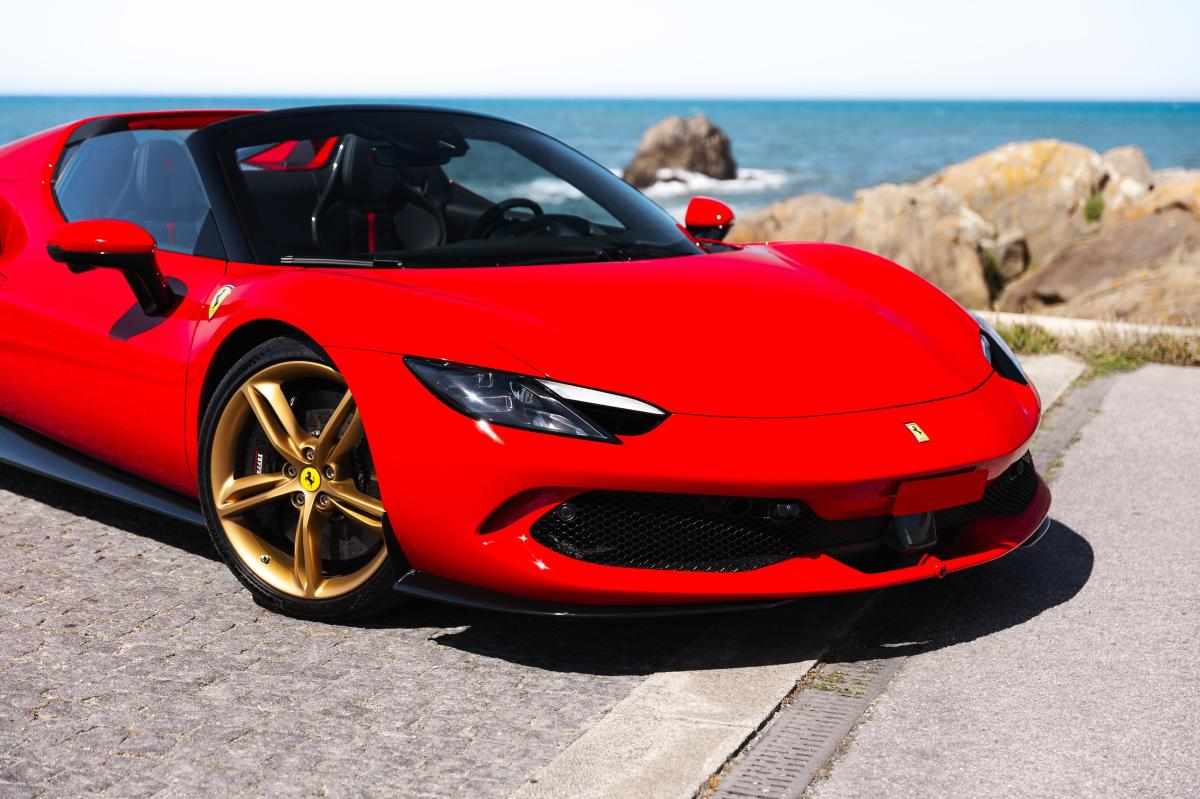 ferrari-296-gtb-3-0-v6-phev-2025-gasolina-2992cc