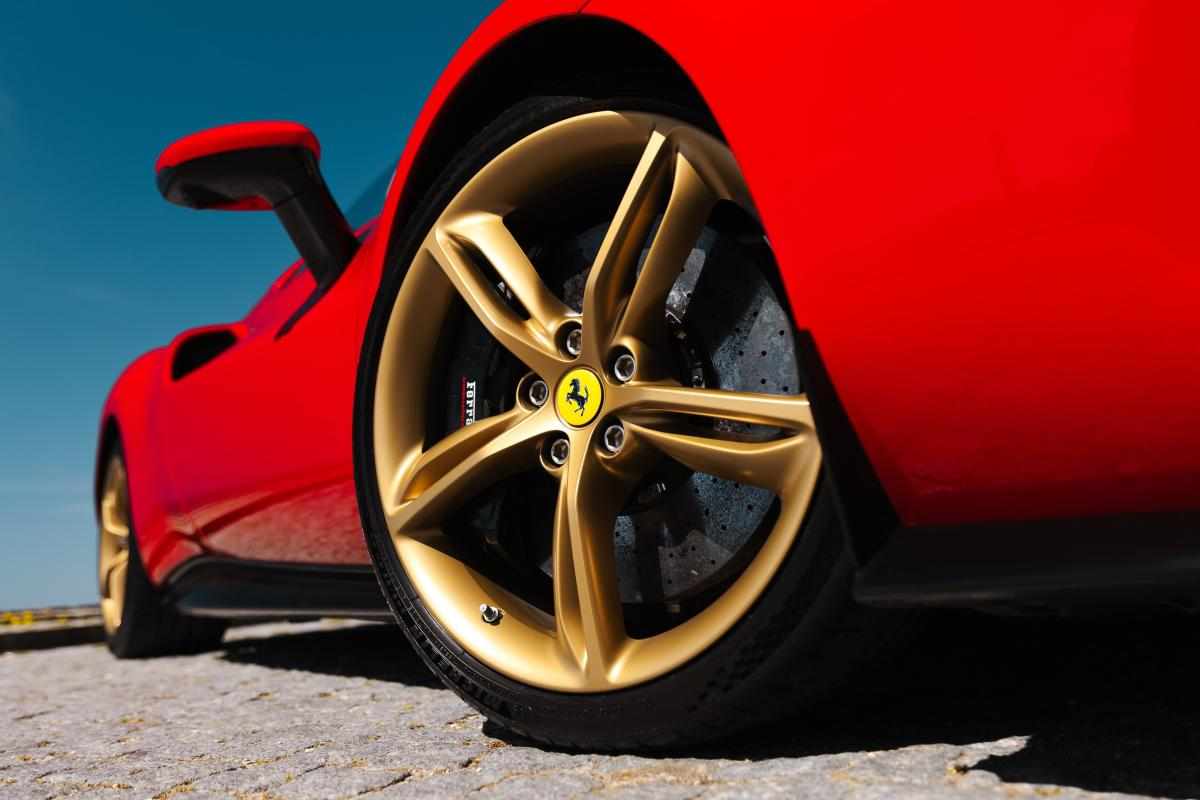 ferrari-296-gtb-3-0-v6-phev-2025-gasolina-2992cc