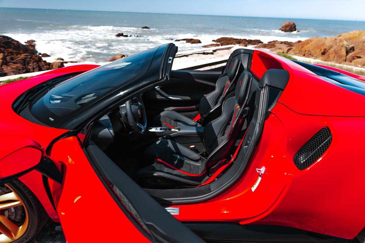 ferrari-296-gtb-3-0-v6-phev-2025-gasolina-2992cc