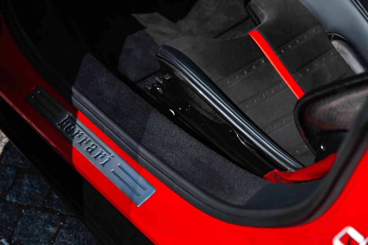 ferrari-296-gtb-3-0-v6-phev-2025-gasolina-2992cc