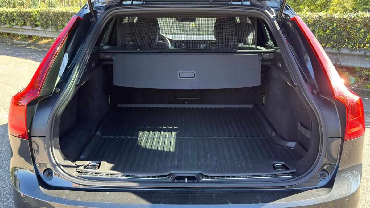 volvo-v90-2-0-d4-2019-diesel-1969cc