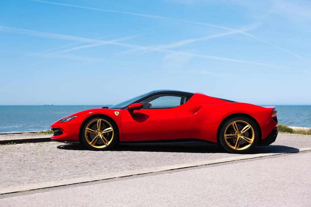 ferrari-296-3-0-v6-phev-2025-gasolina-2992cc
