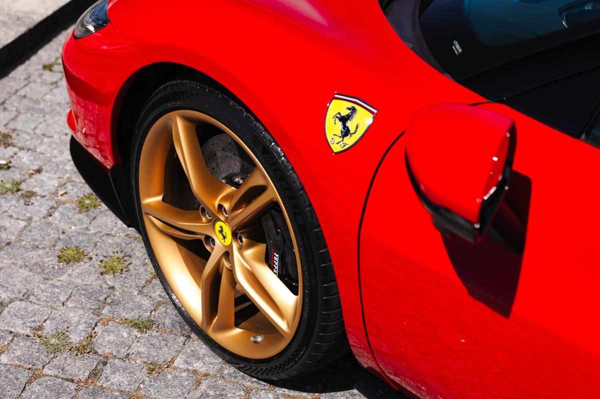 ferrari-296-3-0-v6-phev-2025-gasolina-2992cc