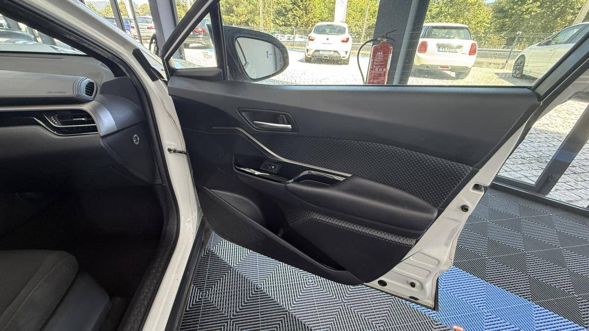 toyota-c-hr-2018-hibrido-1798cc