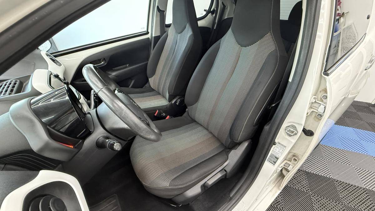 peugeot-108-2014-gasolina-1199cc