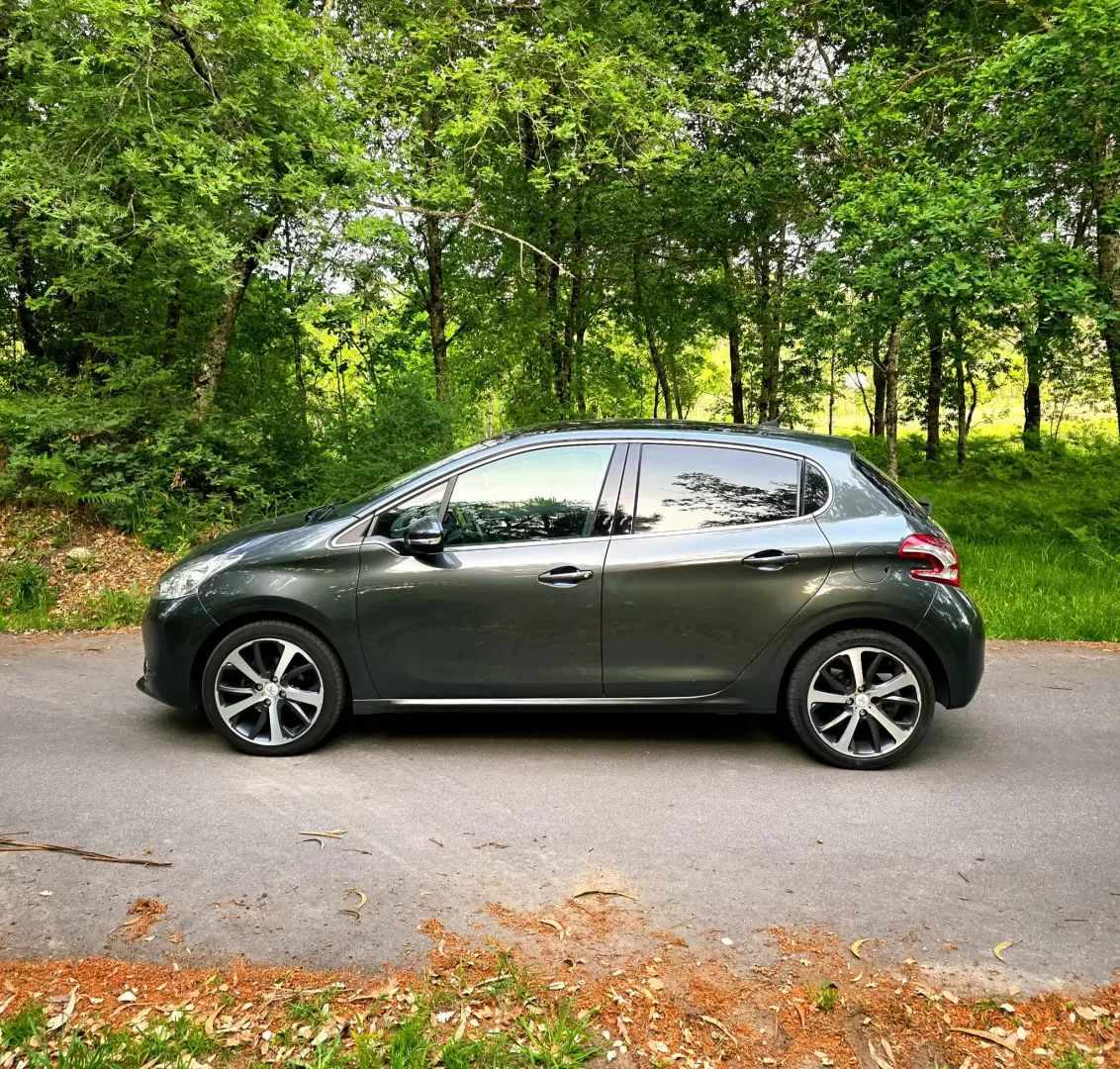 peugeot-208-2012-diesel-1560cc