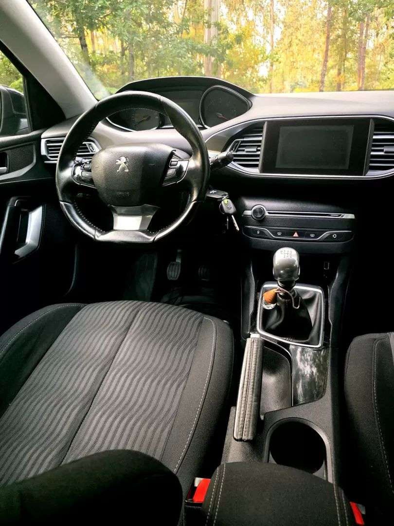peugeot-308-sw-2015-diesel-1560cc