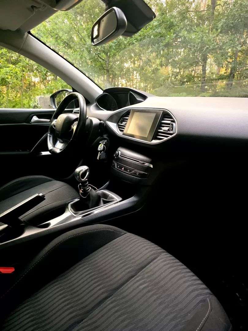 peugeot-308-sw-2015-diesel-1560cc
