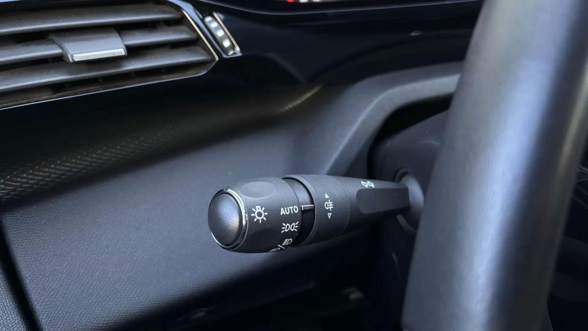 peugeot-308-sw-2022-diesel-1499cc