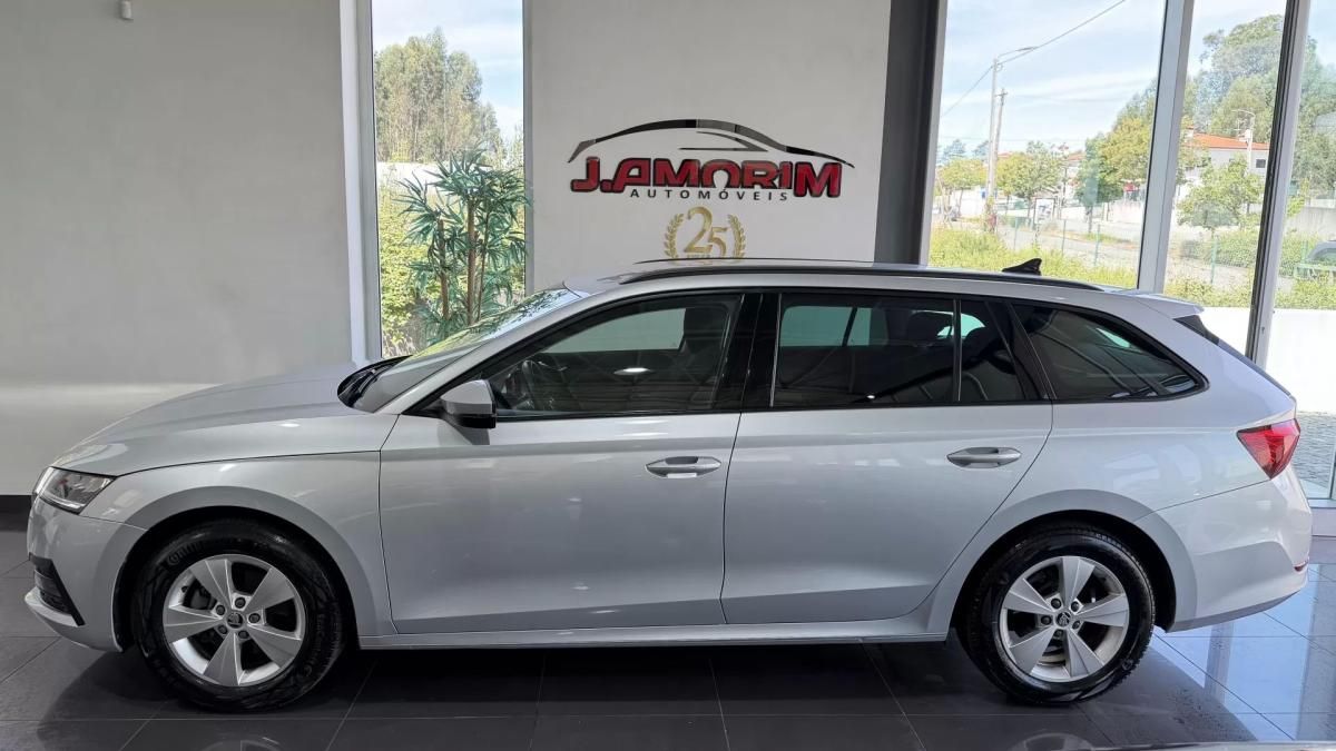 skoda-octavia-break-2023-diesel-1968cc