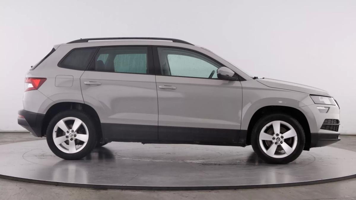 skoda-karoq-2018-diesel-1598cc