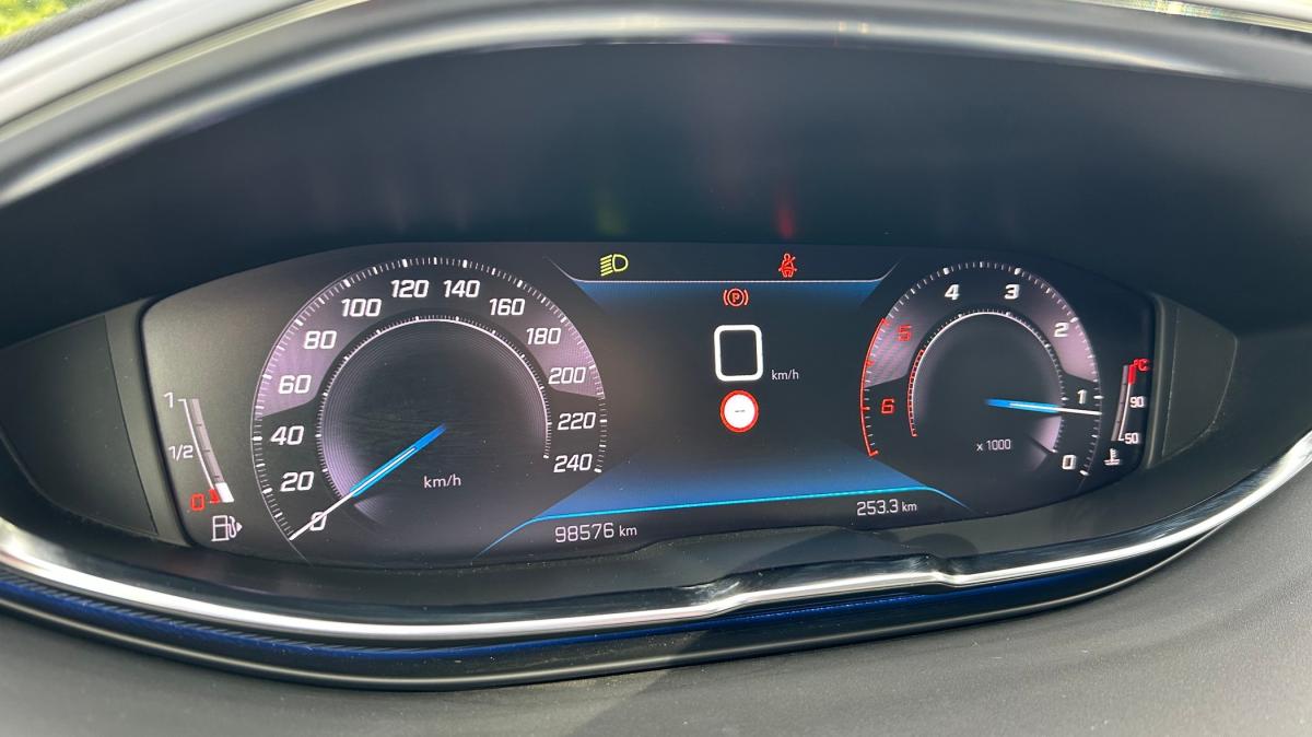 peugeot-3008-2021-diesel-1499cc