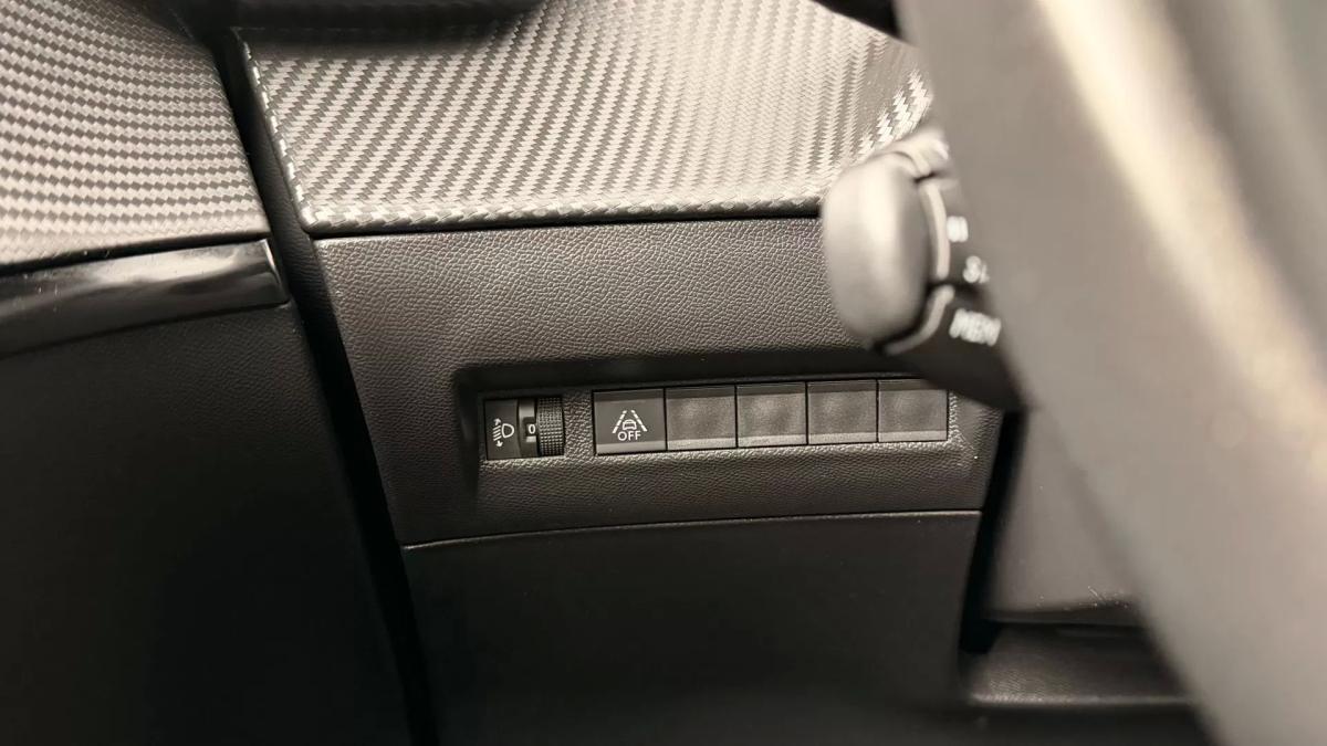 peugeot-208-2022-diesel-1499cc