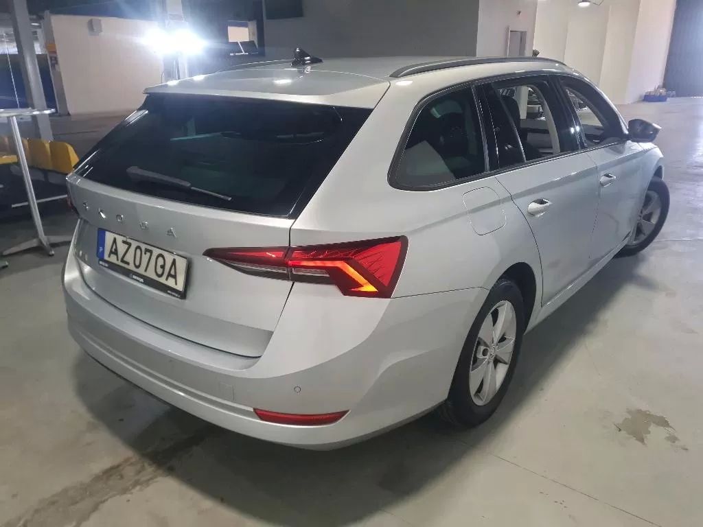 skoda-octavia-break-2023-diesel-1968cc