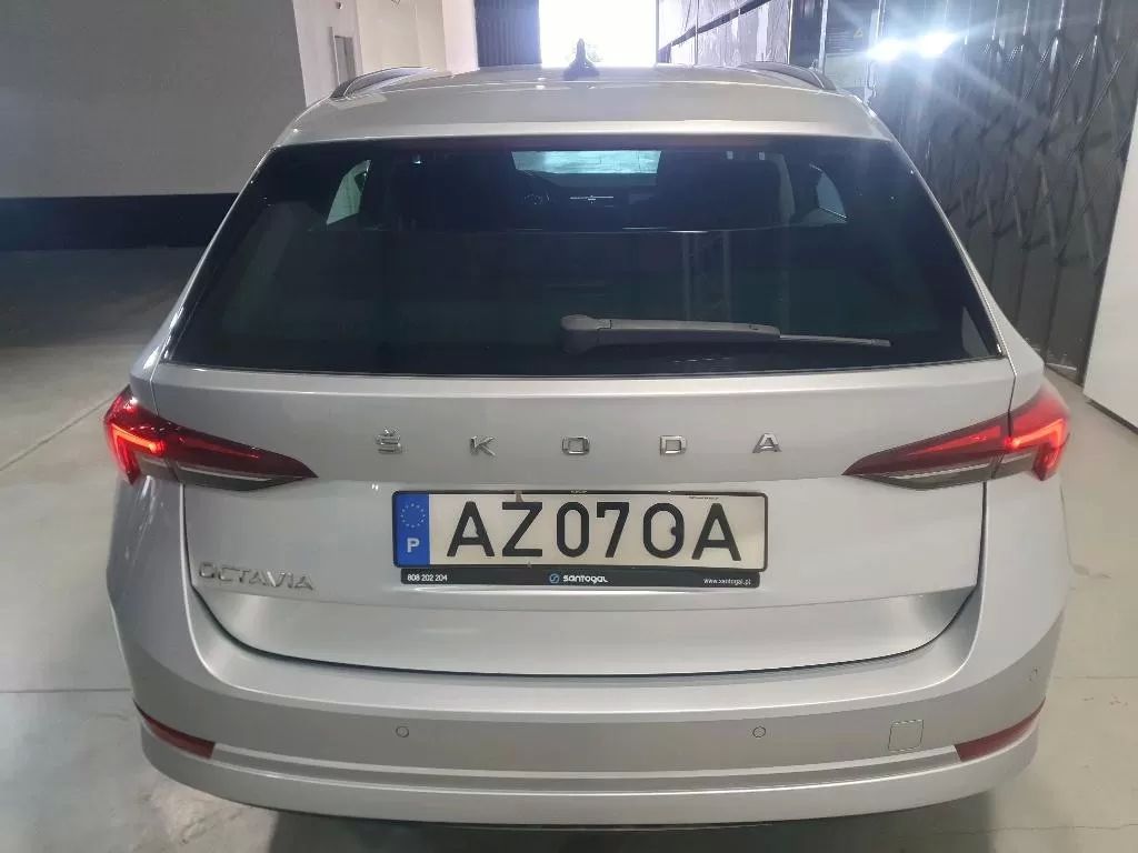 skoda-octavia-break-2023-diesel-1968cc