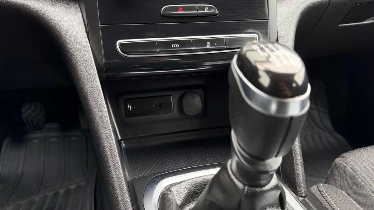 renault-megane-sport-tourer-2017-diesel-1461cc