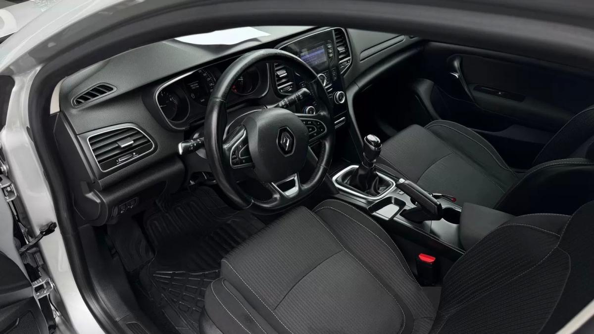 renault-megane-sport-tourer-2017-diesel-1461cc