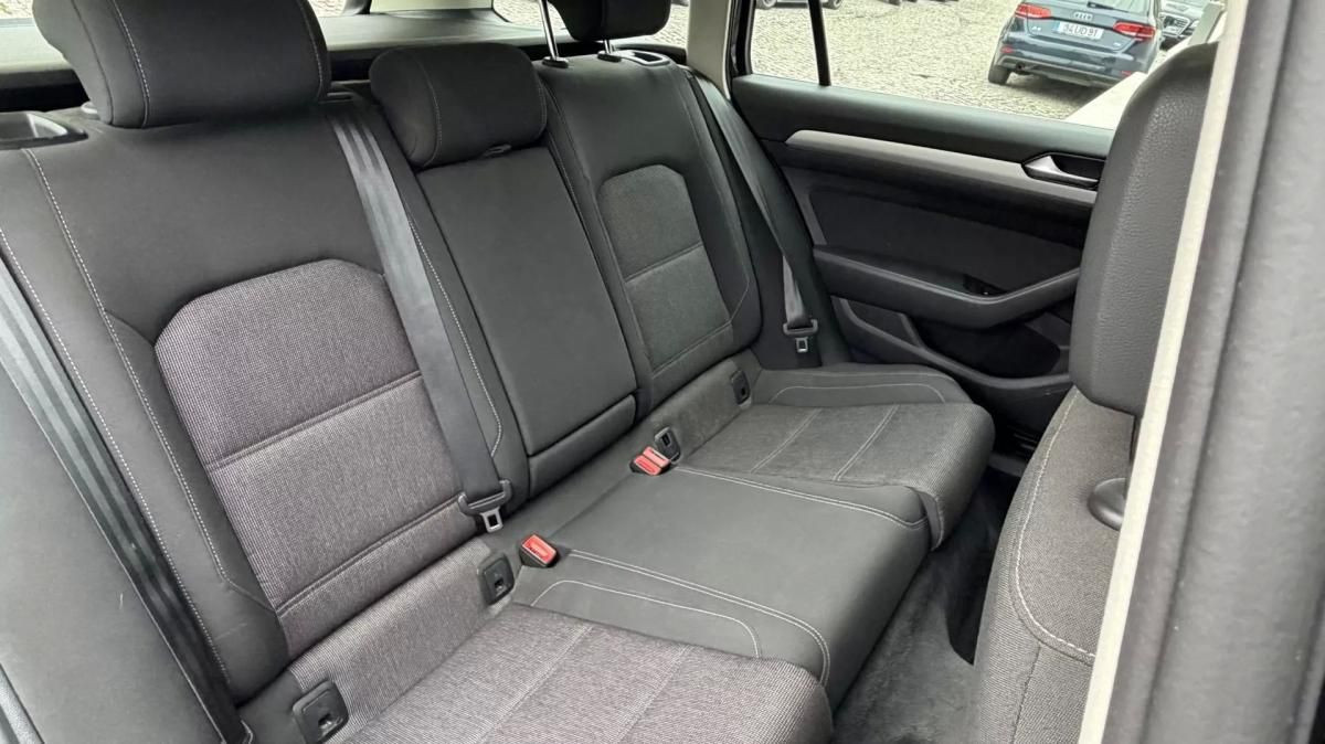volkswagen-passat-variant-2015-diesel-1598cc