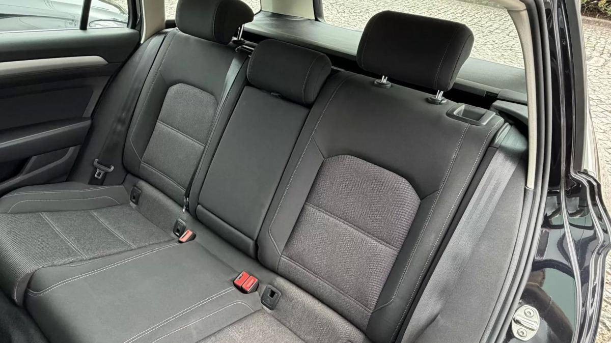 volkswagen-passat-variant-2015-diesel-1598cc