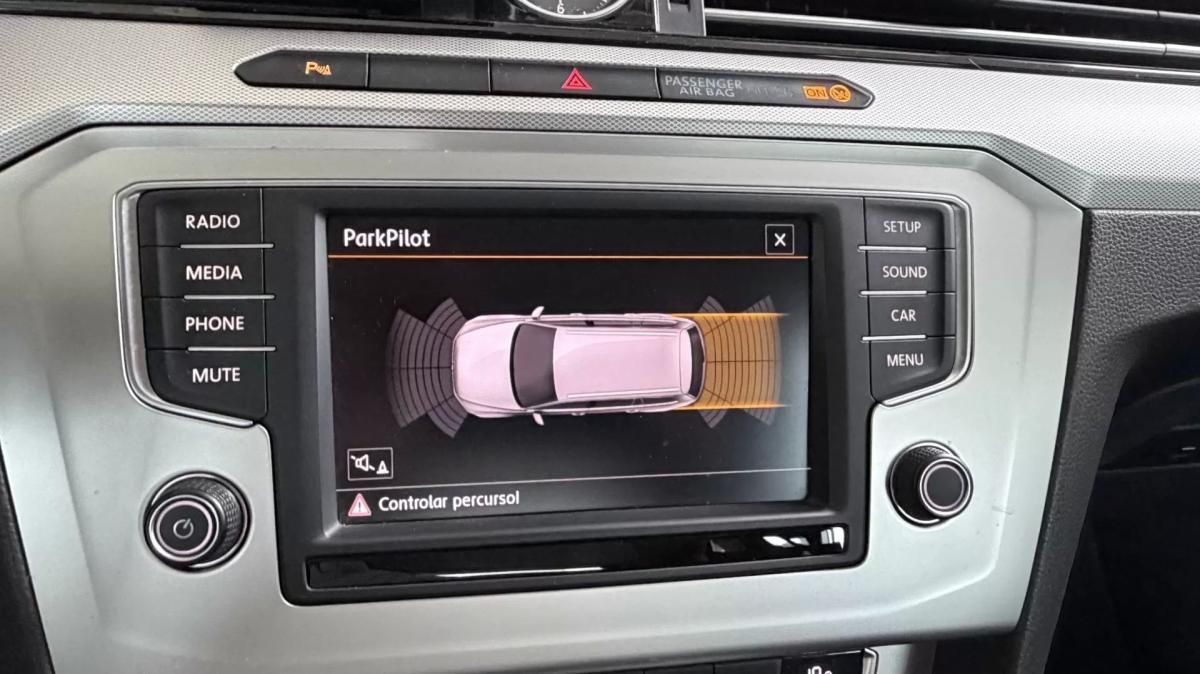 volkswagen-passat-variant-2015-diesel-1598cc