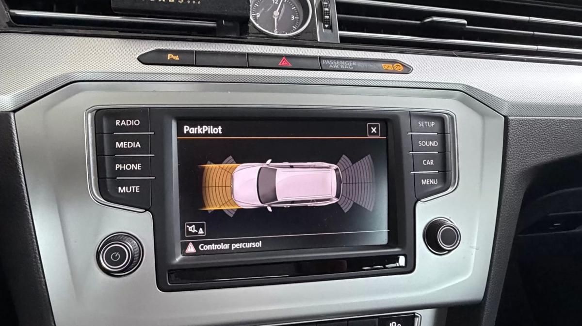 volkswagen-passat-variant-2015-diesel-1598cc
