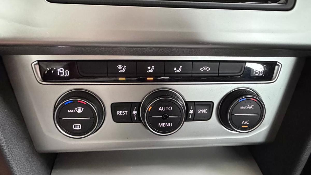 volkswagen-passat-variant-2015-diesel-1598cc
