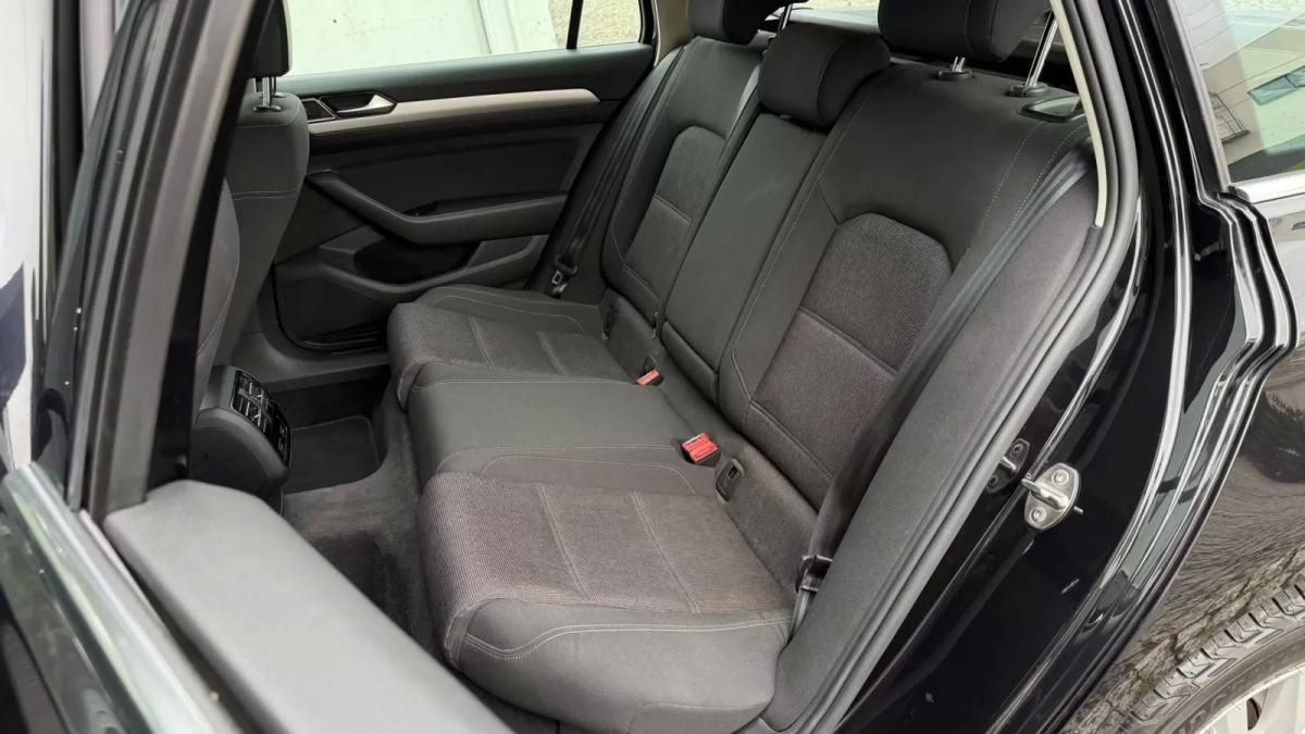volkswagen-passat-variant-2015-diesel-1598cc