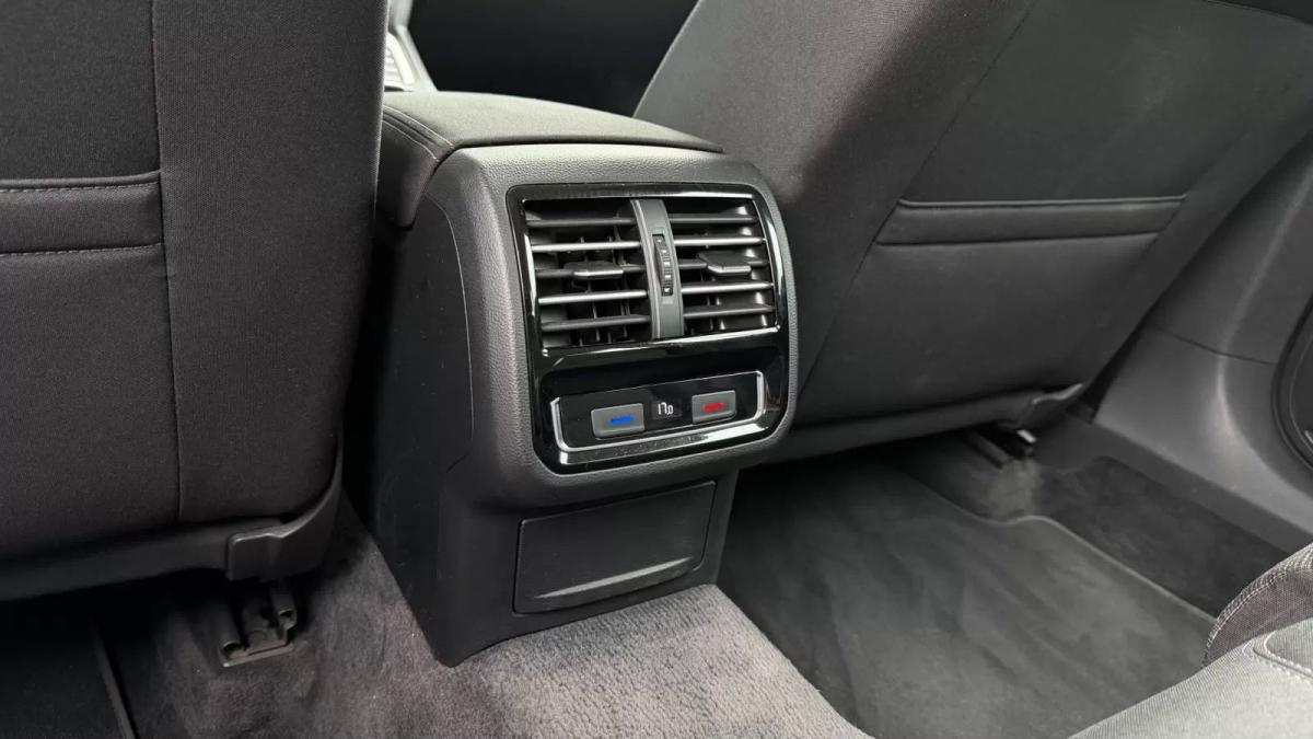 volkswagen-passat-variant-2015-diesel-1598cc