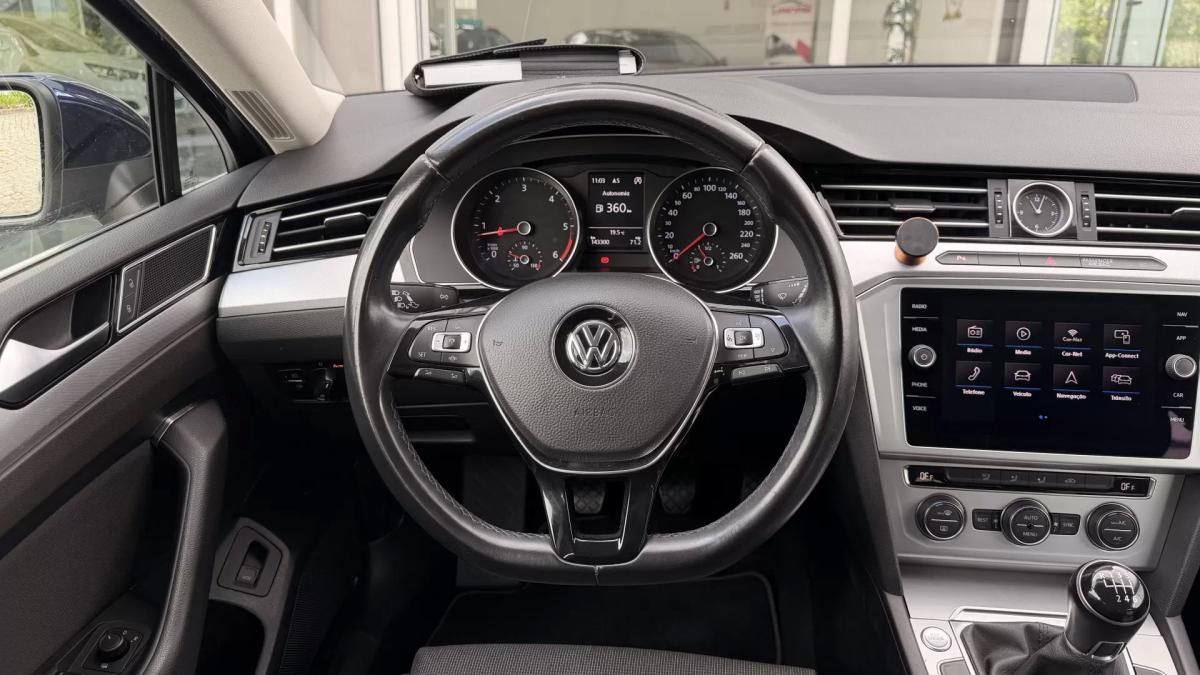 volkswagen-passat-variant-2019-diesel-1968cc