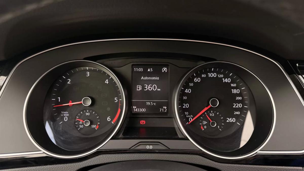 volkswagen-passat-variant-2019-diesel-1968cc