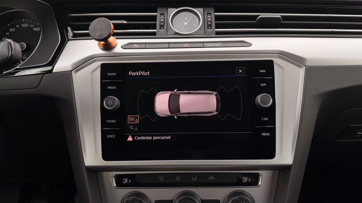 volkswagen-passat-variant-2019-diesel-1968cc