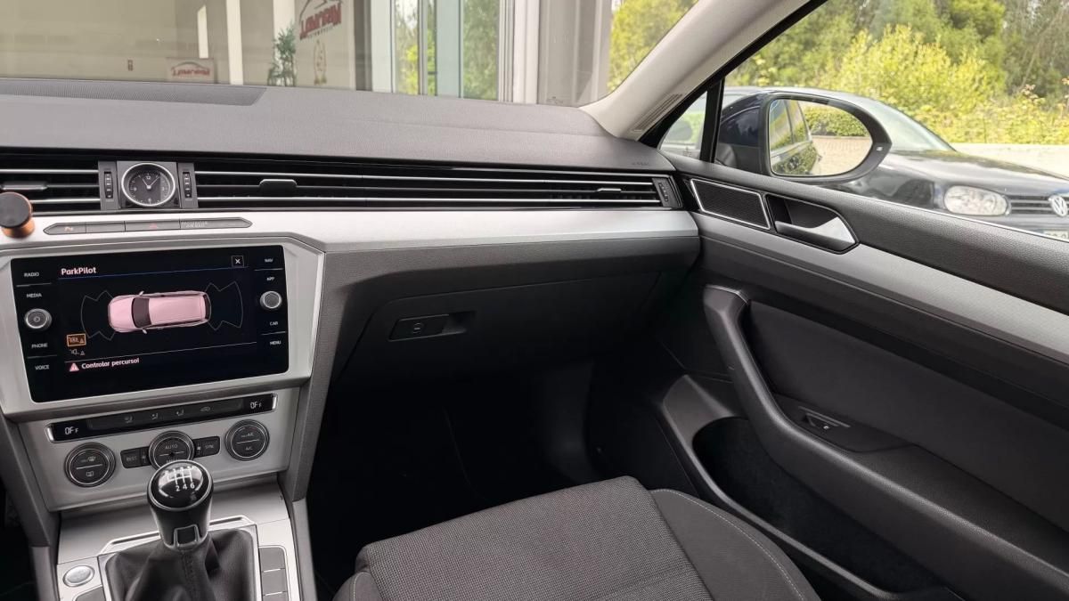 volkswagen-passat-variant-2019-diesel-1968cc